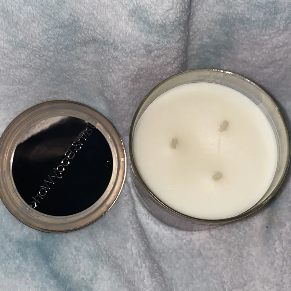 Brand new 3 wick “ white pumpkin oak wood” candle - Picture 2 of 3